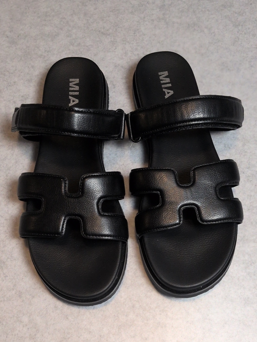 MIA Black Leather Size 10 Hook-And-Loop Slide Sandals